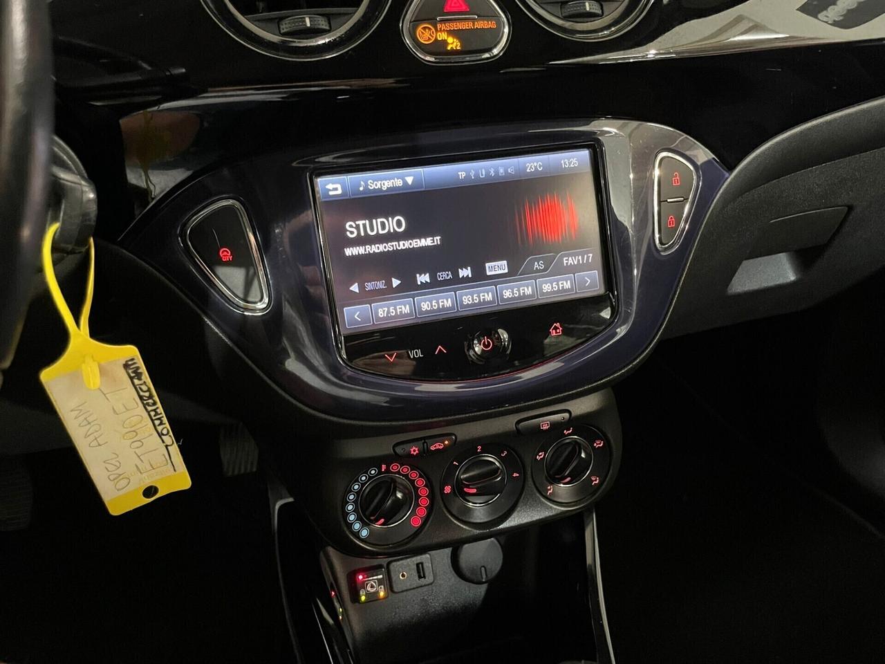 Opel Adam 1.2 70 CV White/Black Link GPL