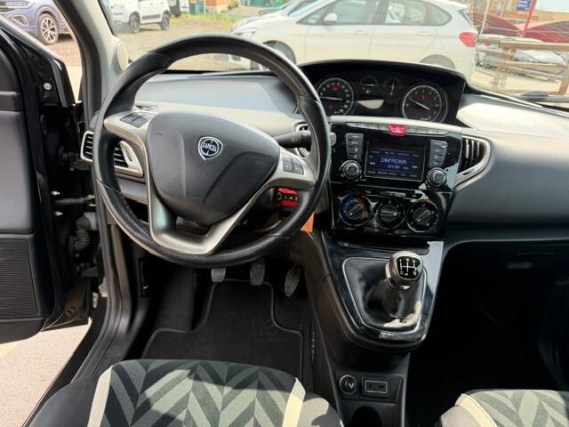 Lancia Ypsilon 1.2 69 CV 5 porte Gold