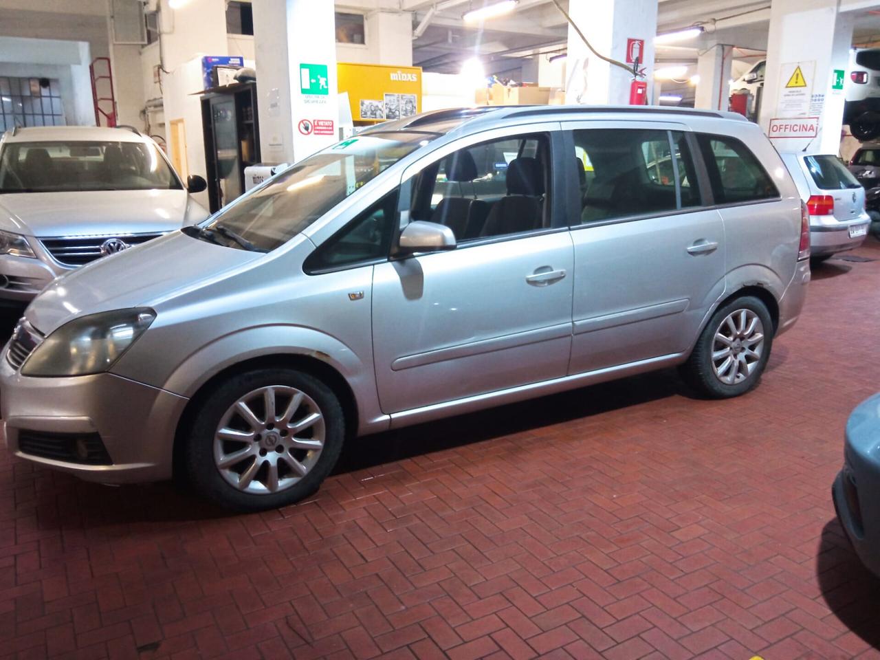 Opel Zafira 1.9 CDTI 120CV Cosmo 7 POSTI