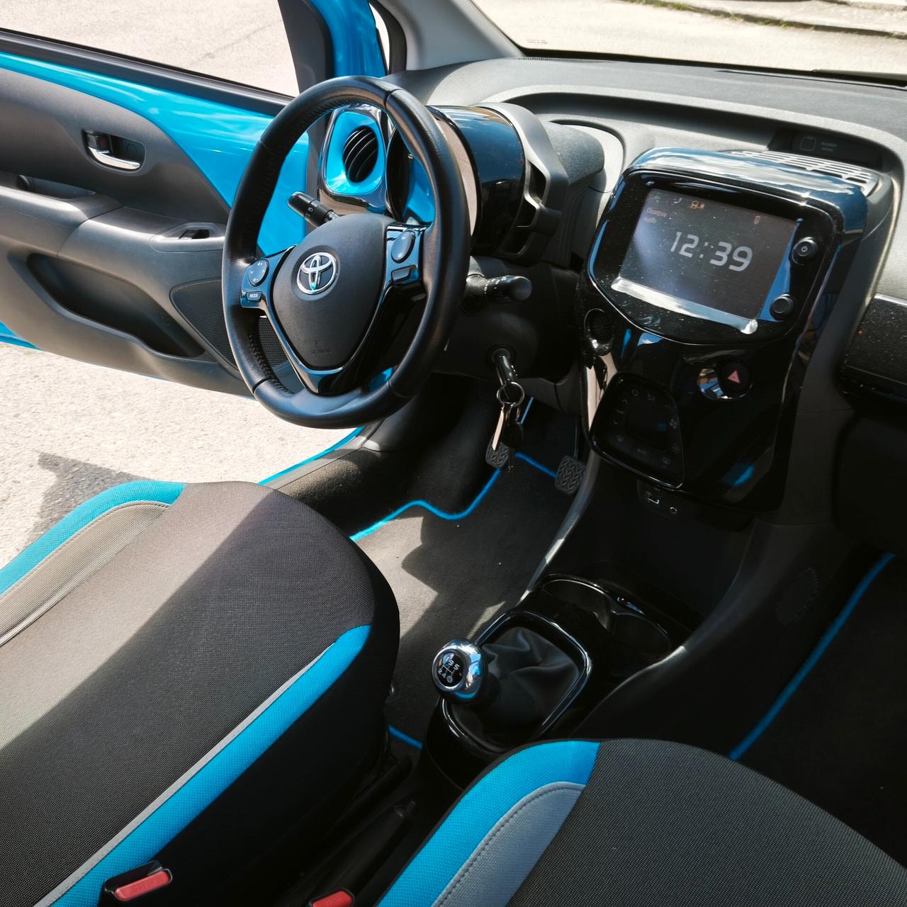 Toyota Aygo 1.0 VVT-i 69 CV 5 porte x-cool