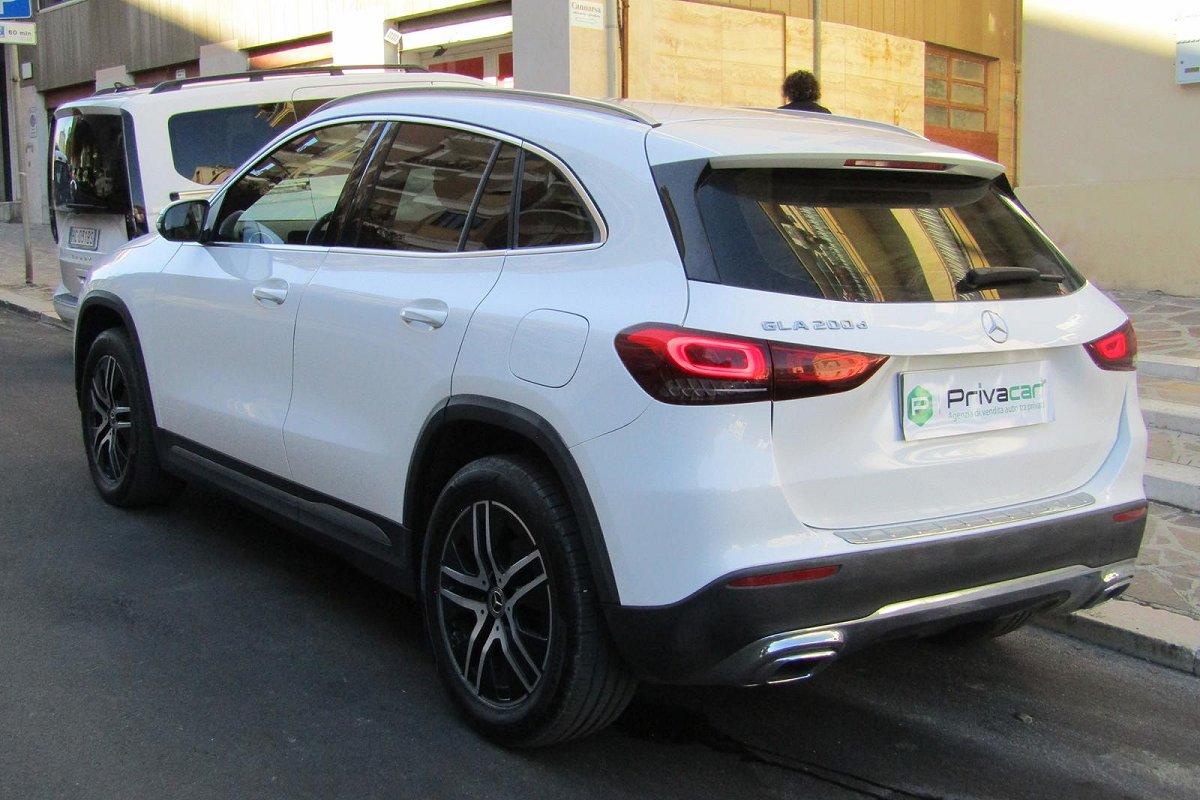 MERCEDES GLA 200 d Automatic Sport