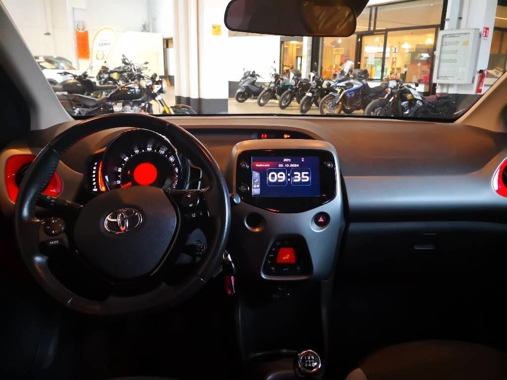 Toyota Aygo Connect 1.0 VVT-i 72 CV 5 porte x-play