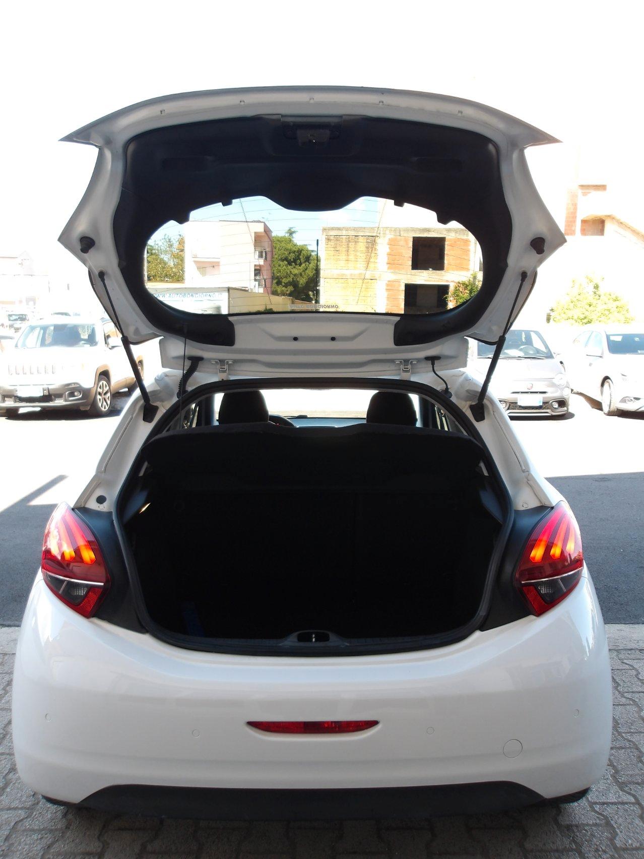 Peugeot 208 5 Porte 208 5p 1.6 bluehdi Allure 75cv