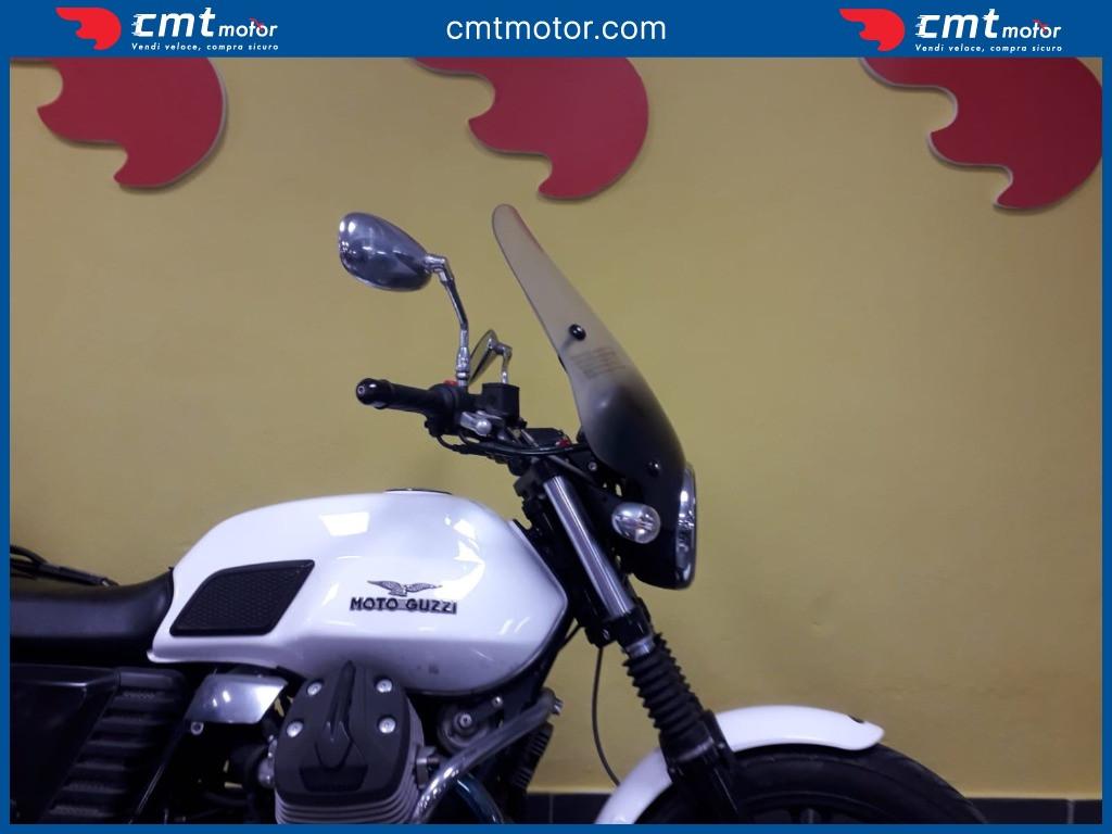 Moto Guzzi V7 - 2012