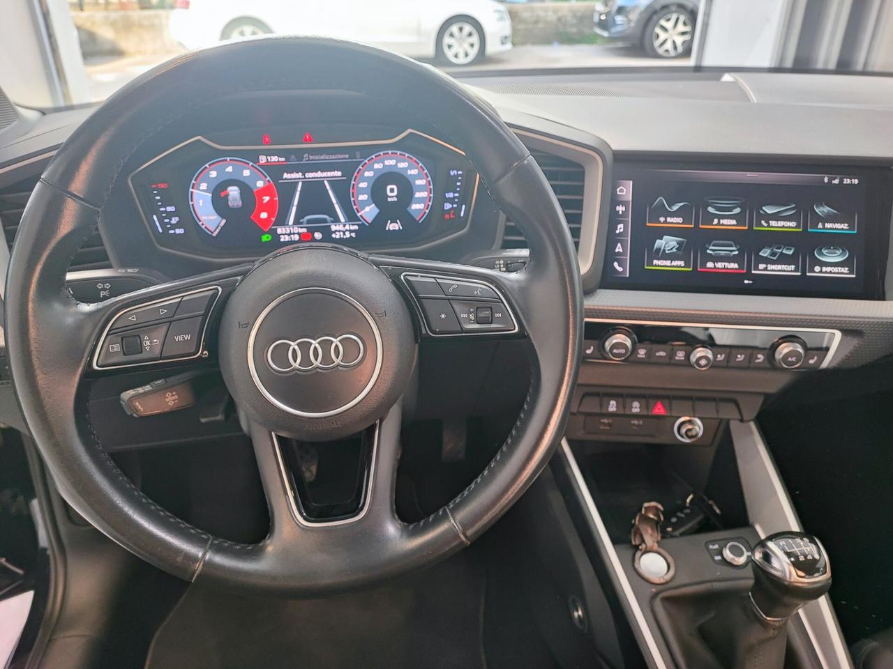 Audi A1 citycarver 30 TFSI Identity Contrast