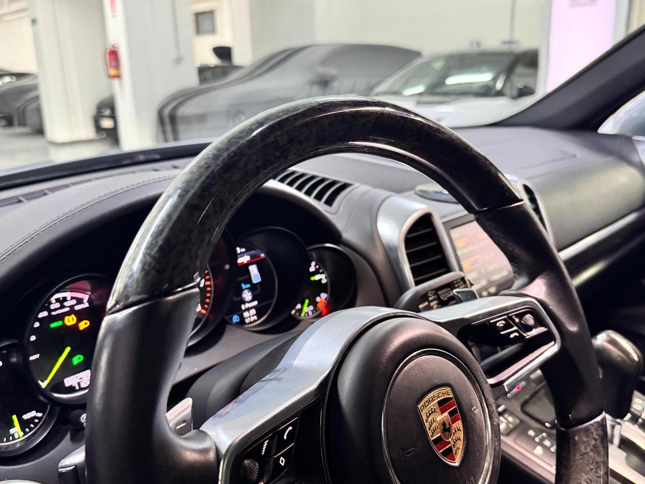 Porsche Cayenne 3.0 e-hybrid S tiptronic