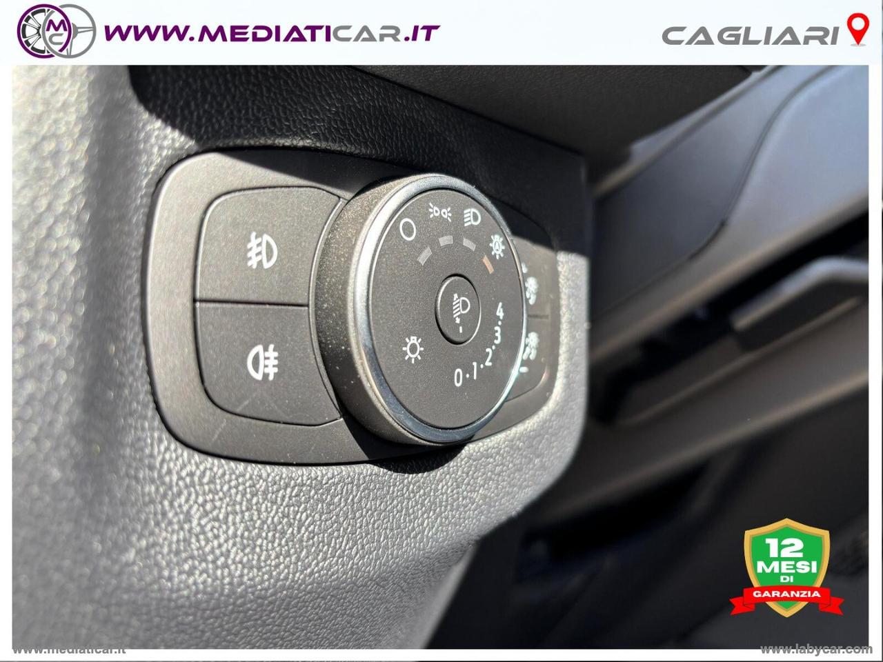 FORD Tourneo Courier 1.0 EcoBoost Titanium