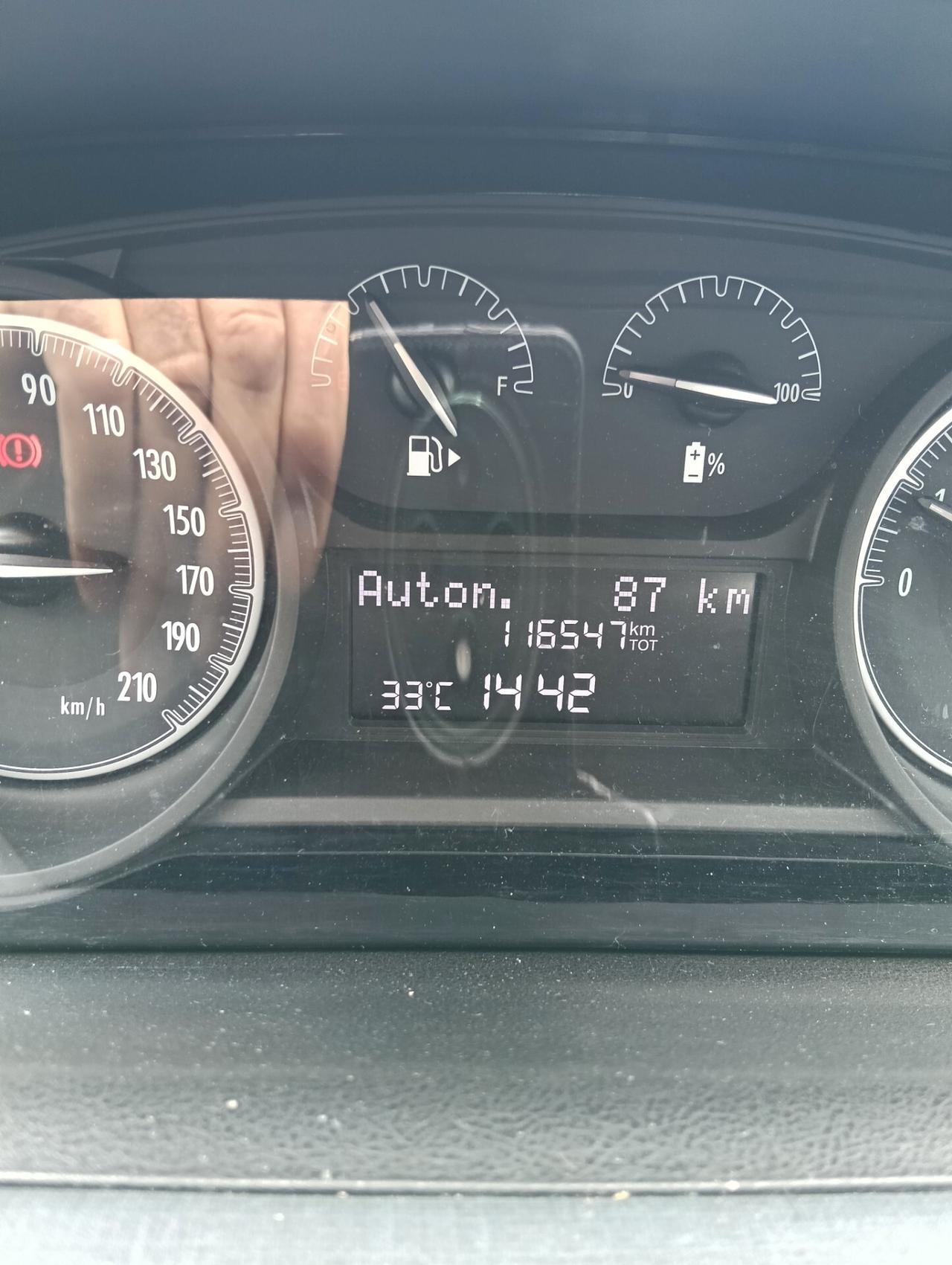 Lancia Ypsilon 1.0 ibrid