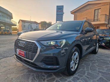 Audi Q3 35 TDI S tronic Business