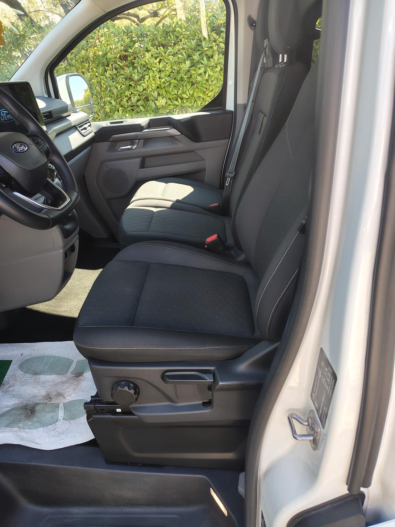 Ford Tourneo Custom 2.0 ecoblue 136cv Titanium 6m L2H1 Minivan
