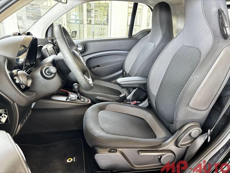 smart fortwo EQ tua a 247,00 euro al mese