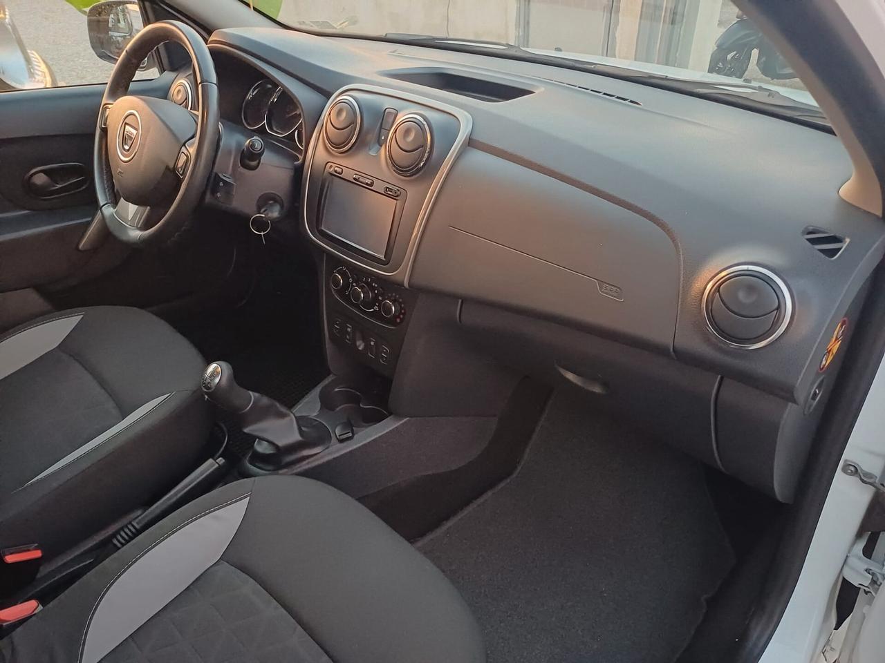 Dacia Sandero Stepway 900 TCe PERFETTA - 2015