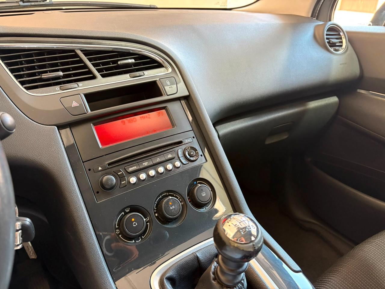 Peugeot 5008 1.6 HDi 115CV Business