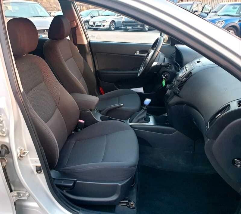 Hyundai i30 CW 1.6 CRDi VGT 16V 90CV Active - DIESEL -