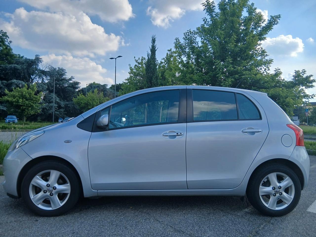 Toyota Yaris 1.3 5 porte