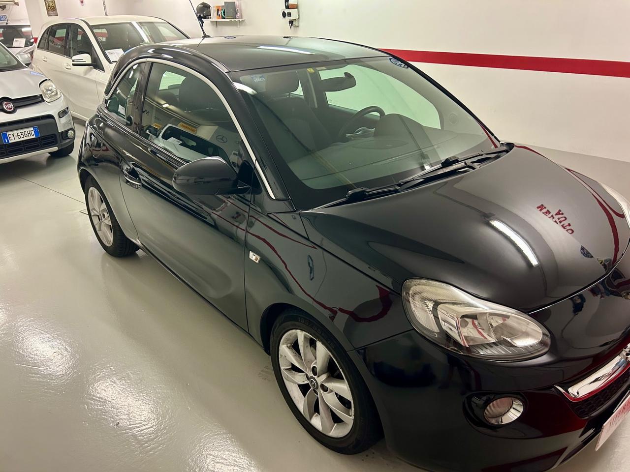 Opel Adam 1.2 70 CV White/Black Link