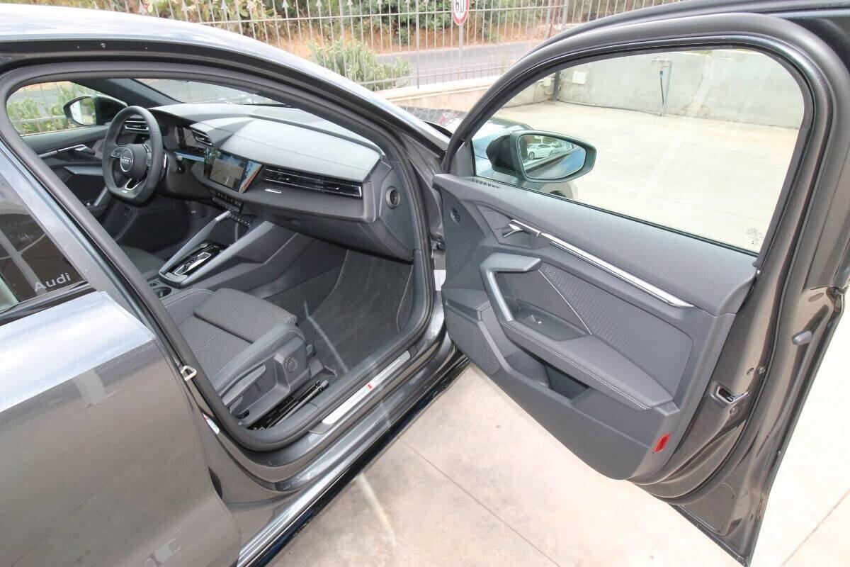 Audi A3 Sedan 35 TFSI S tronic line edition 150cv