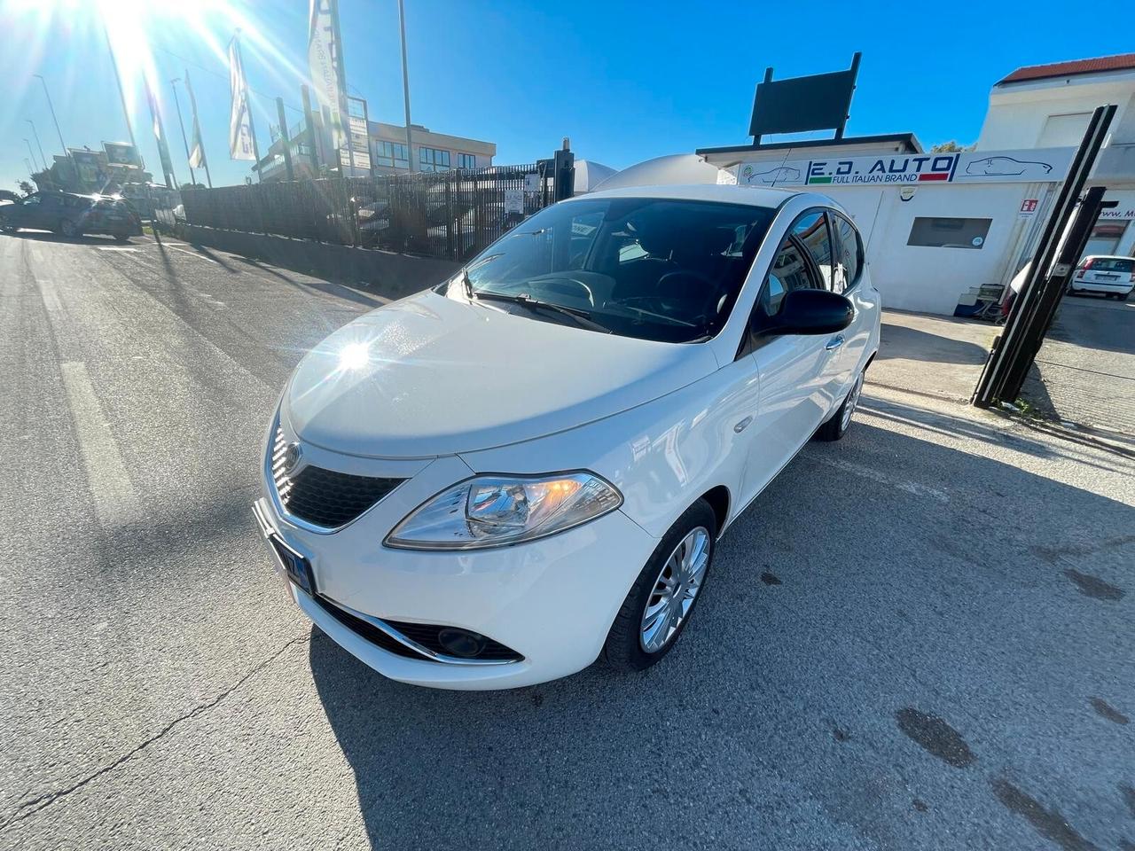 Lancia Ypsilon 1.2 69 CV 5 porte GPL Ecochic Gold