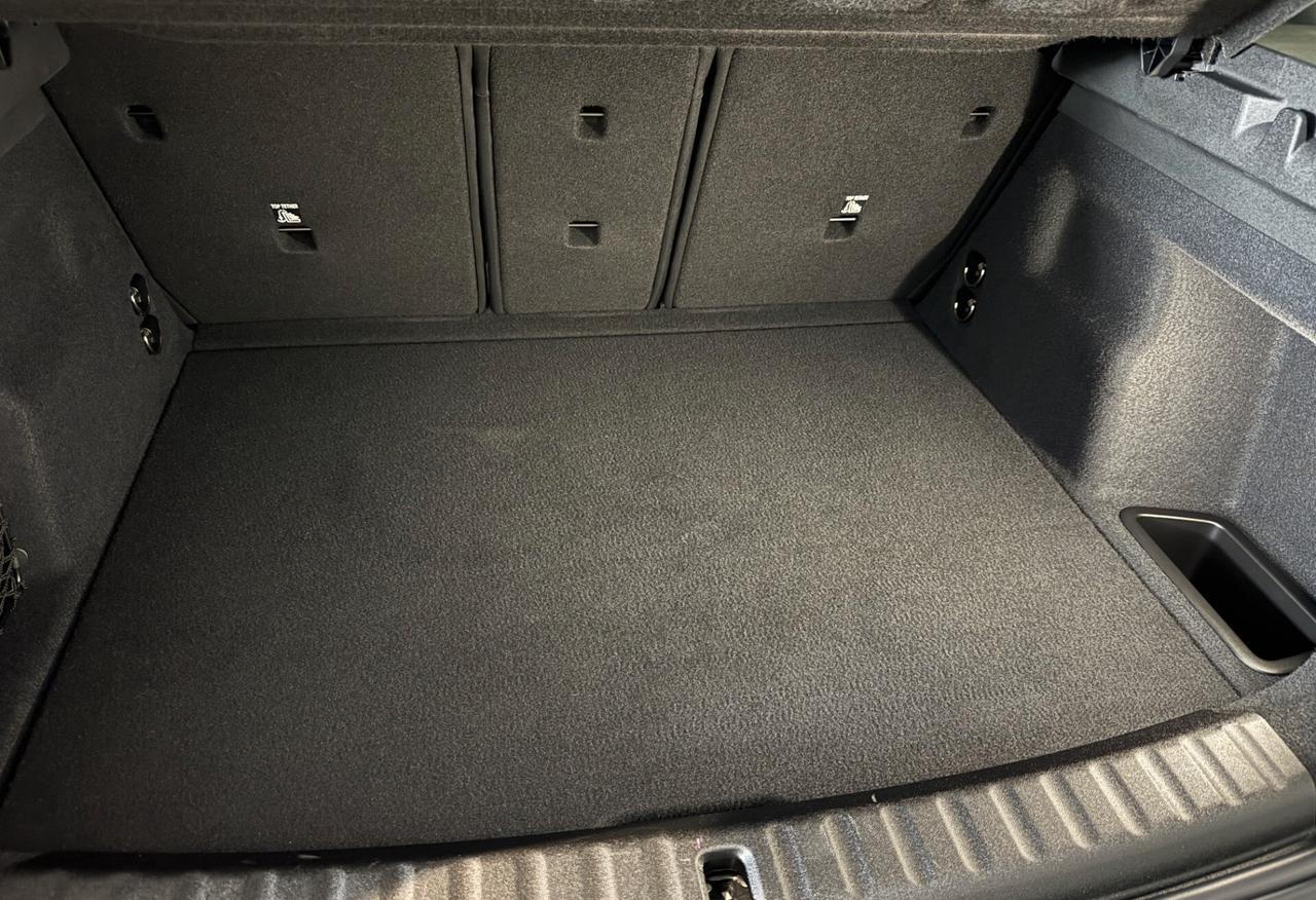 MINI Cooper D Countryman 2.0 Mhev Black Auto Navi Led App conn Cam 19"