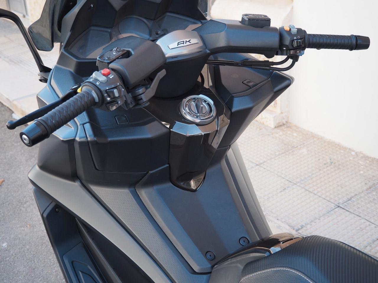 Kymco AK 550 •Cronologia Tagliandi•