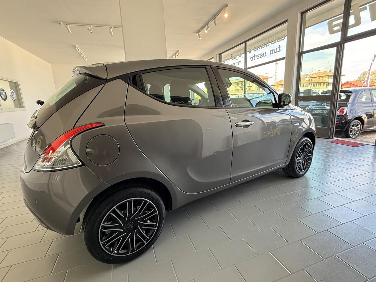 Lancia Ypsilon 1.0 FireFly 5 porte S&S Hybrid Ecochic Gold
