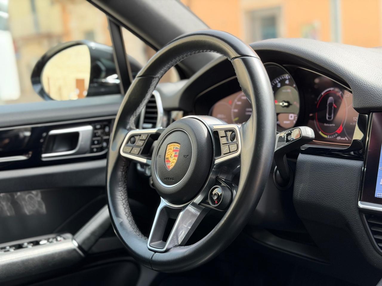 Porsche Cayenne COUPE 3.0 V6 462 CV E-HYBRID