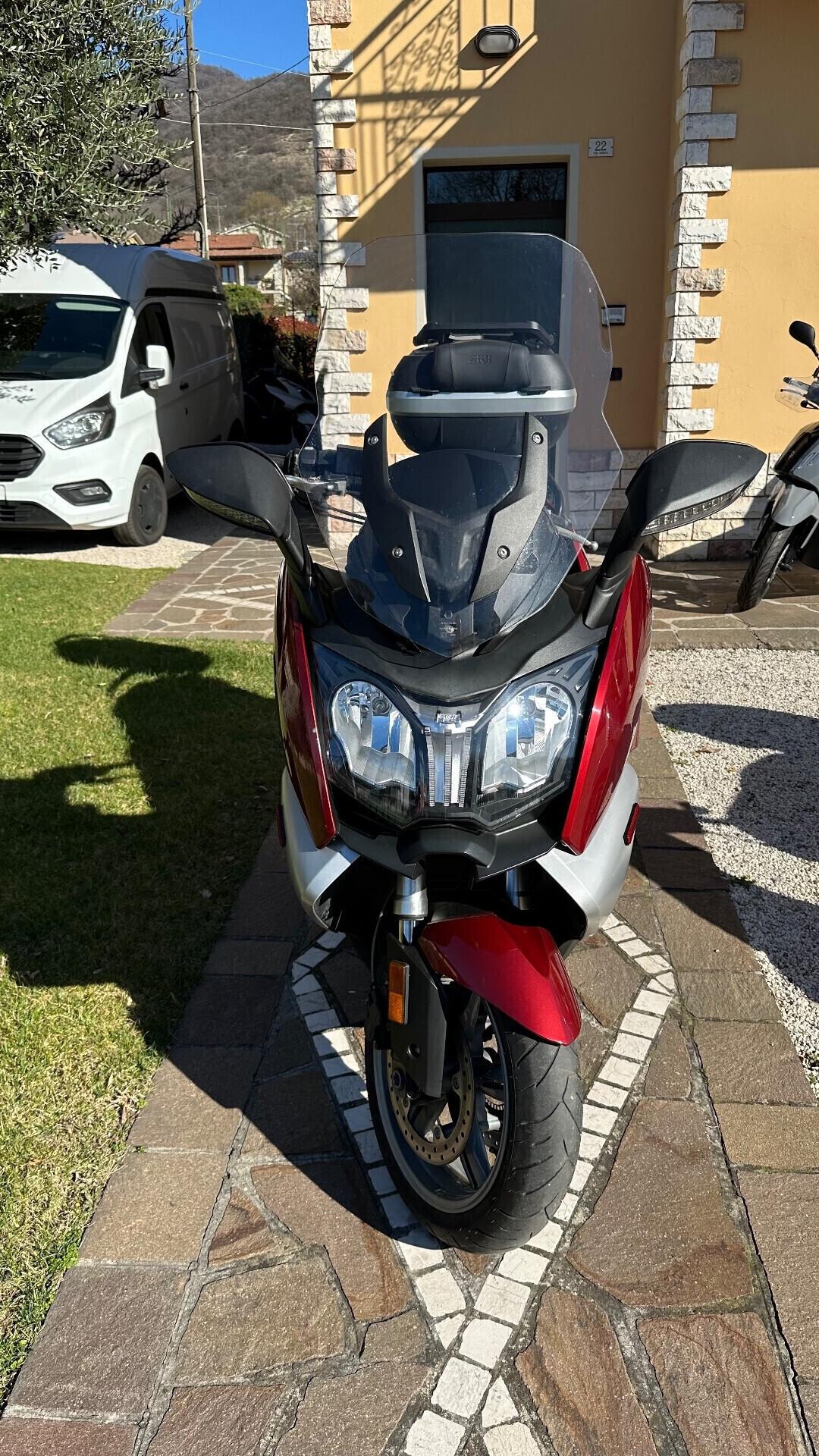 Bmw C 650 GT con bauletto