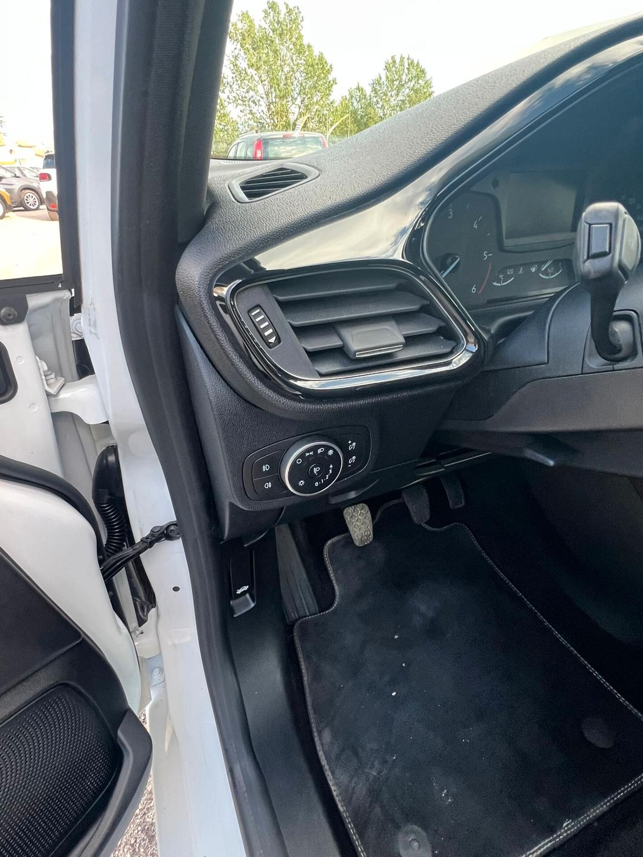 Ford Fiesta 1.5 EcoBlue 5 porte Titanium