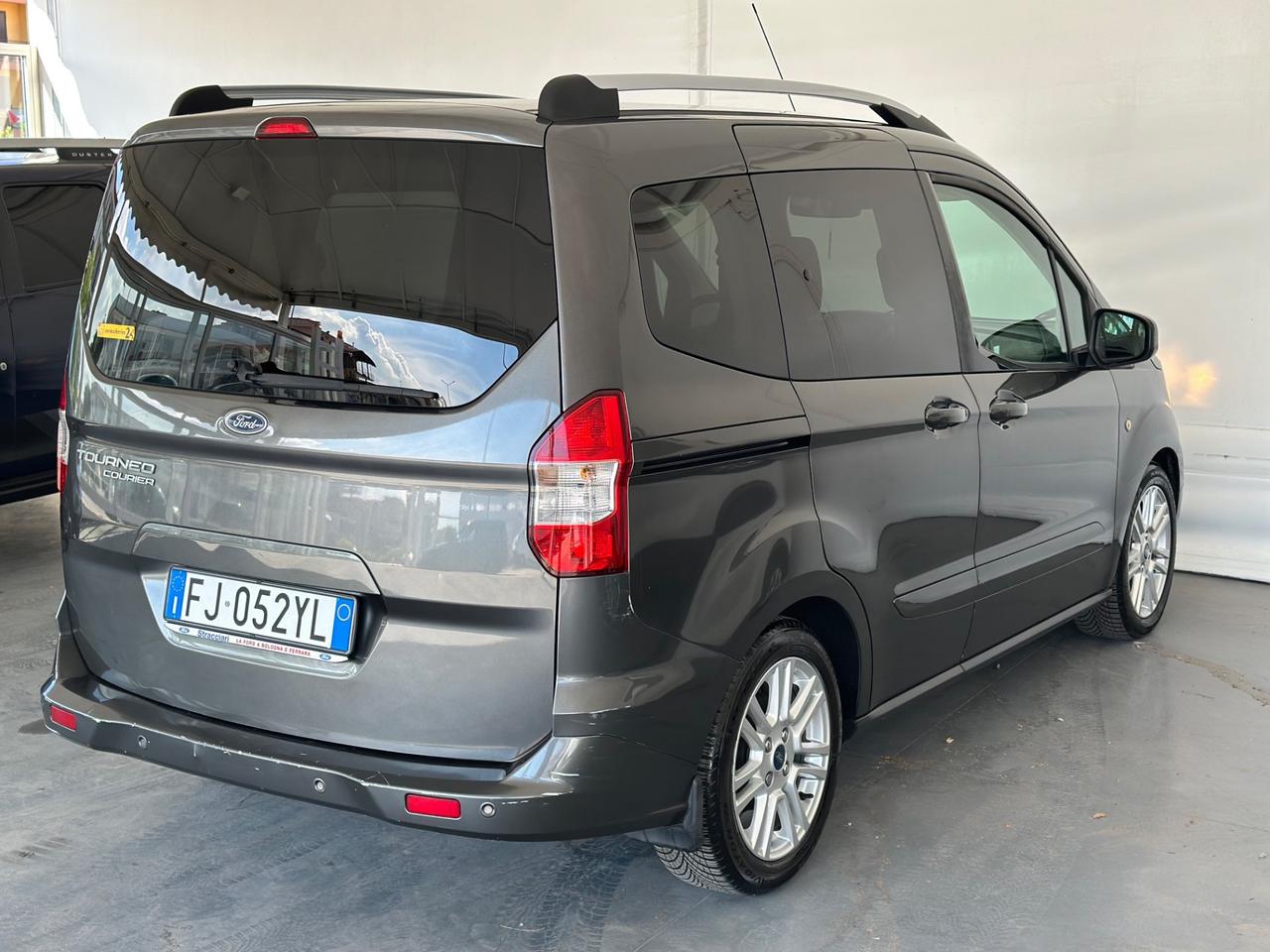 Ford Tourneo Courier 1.5 TDCI 95 CV Titanium 2017