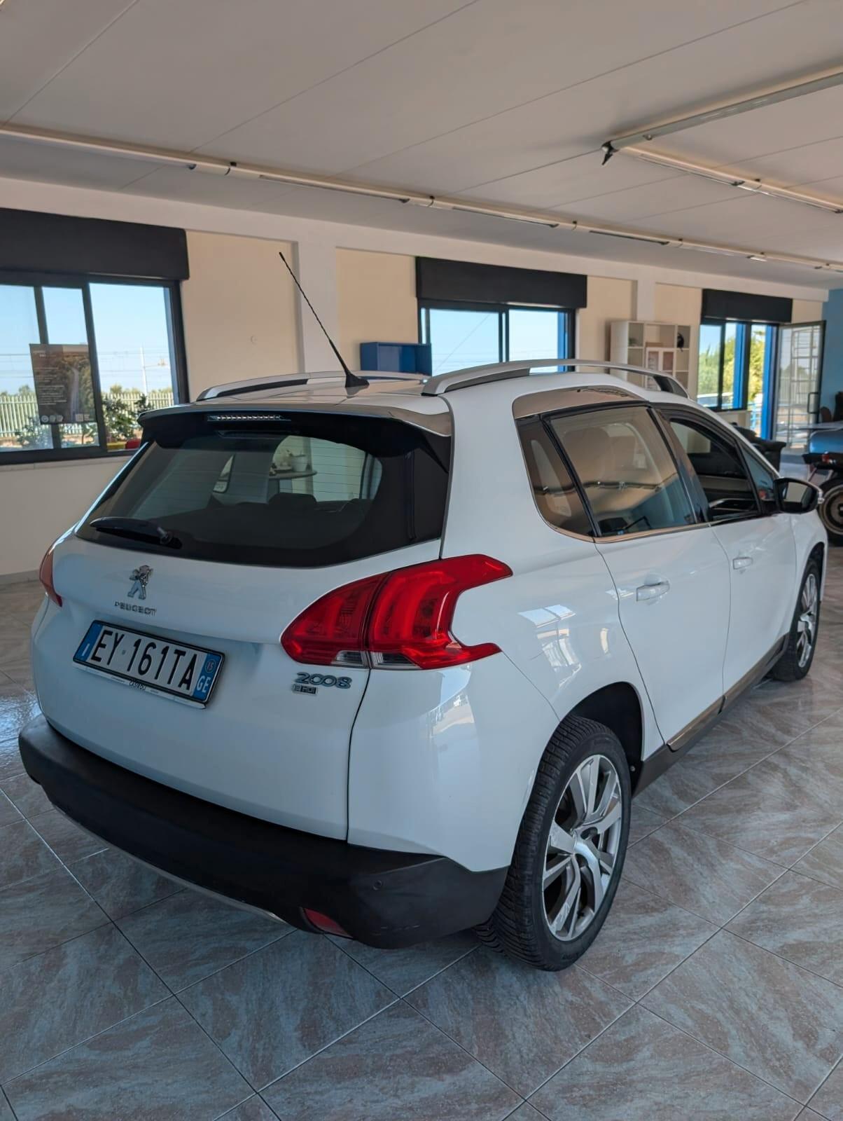 Peugeot 2008 BlueHDi 100 Allure