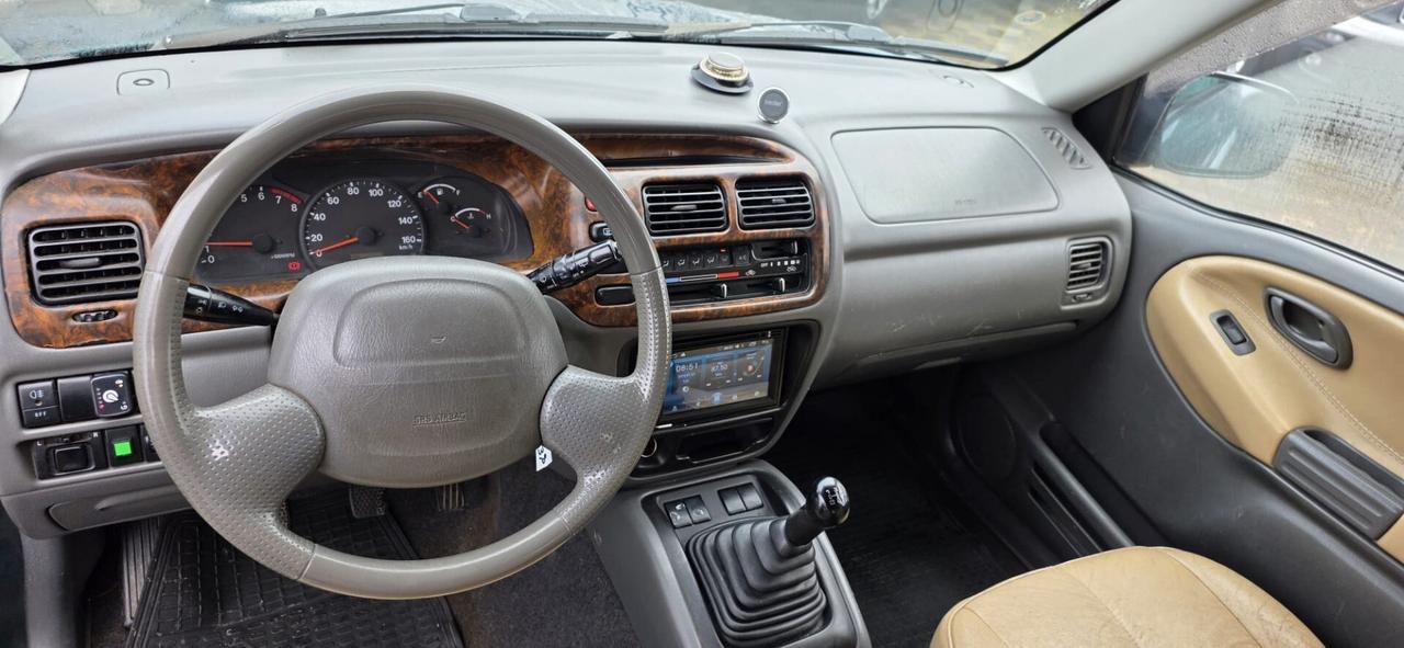 Suzuki Grand Vitara 1.6i 16V cat 3 porte