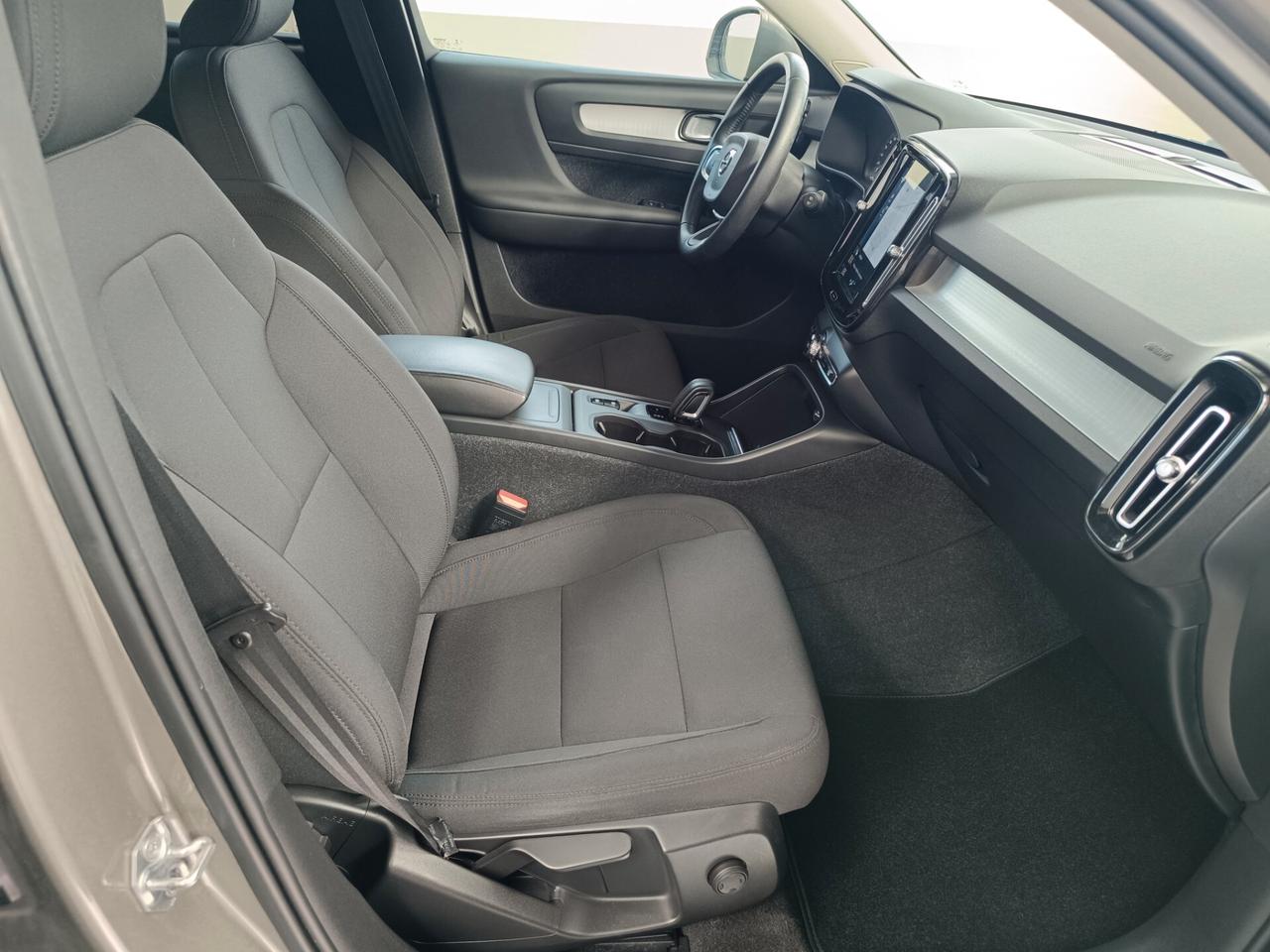 Volvo XC40 D3 AWD Geartronic Momentum Pro