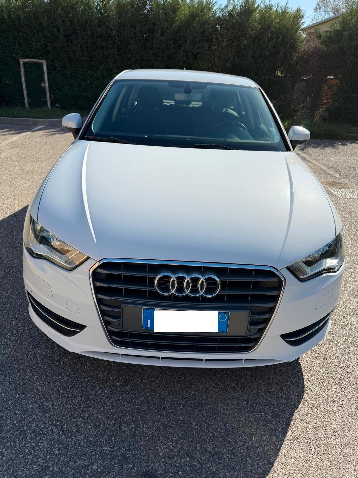 Audi A3 Sportback 1.6 TDI - NEOP. - NAV. - 12 MESI DI GARANZIA -