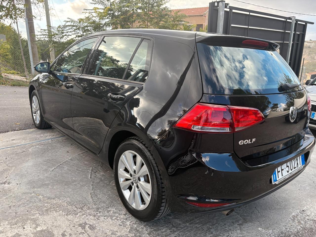Volkswagen Golf VII 1.6 TDI Highline