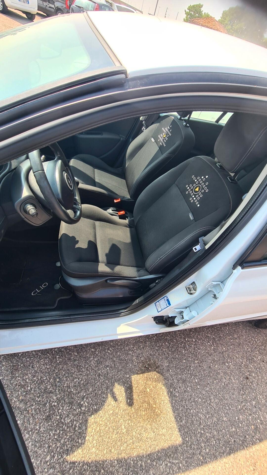 Renault Clio 1.2 16V 5 porte GPL Yahoo!