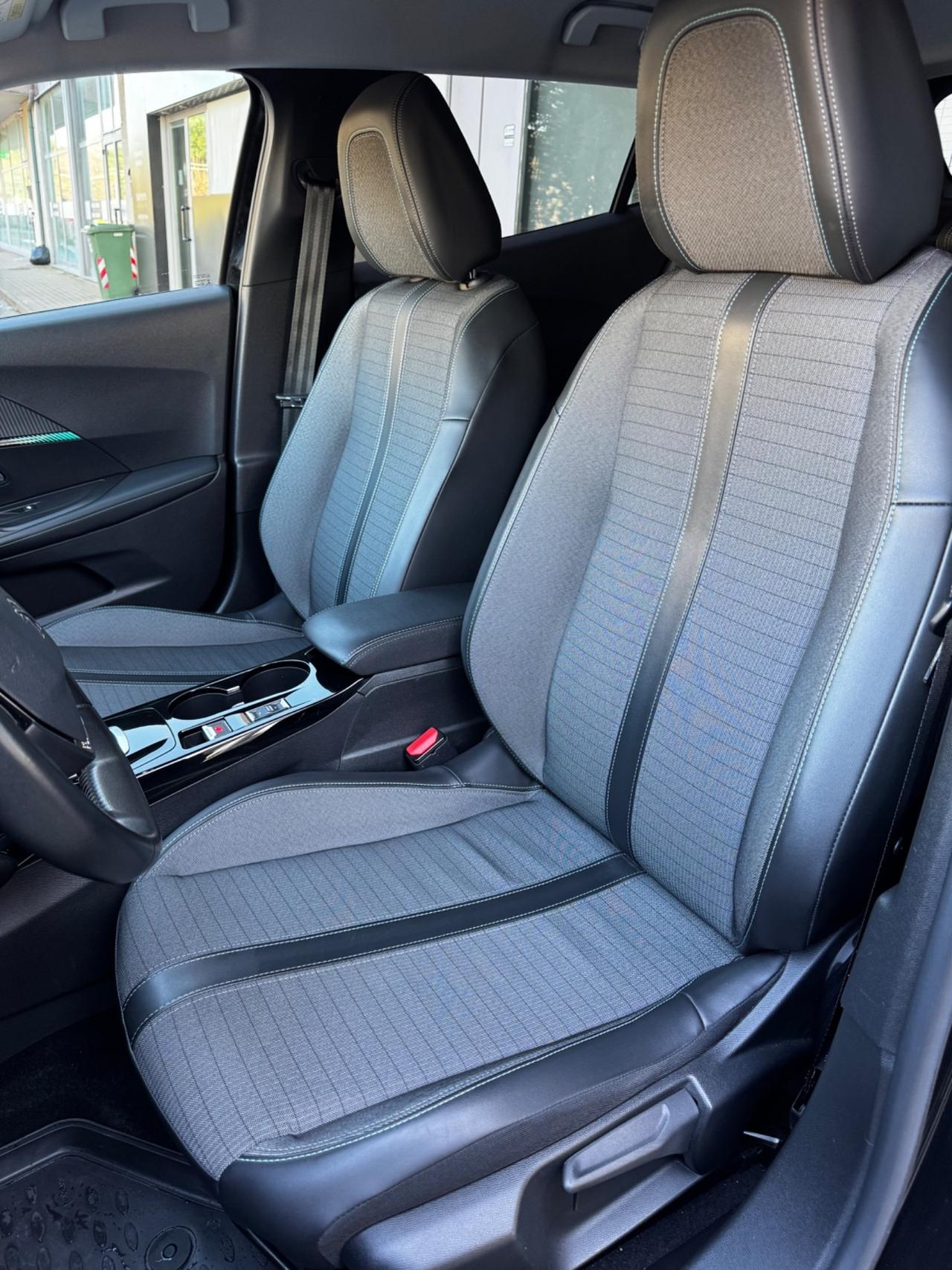 Peugeot 2008 BlueHDi 130 S&S EAT8 GT