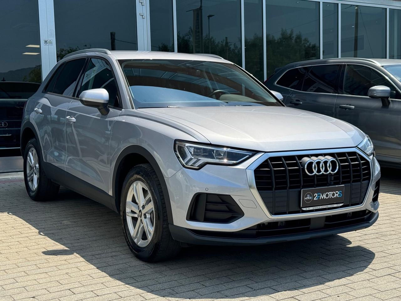 Audi Q3 45 1.4 tfsi e Business s-tronic