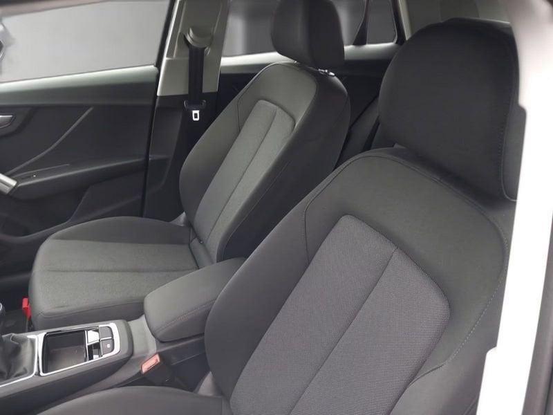 Audi Q2 Q2 30 TFSI Business Advanced LED PDC COCKPIT