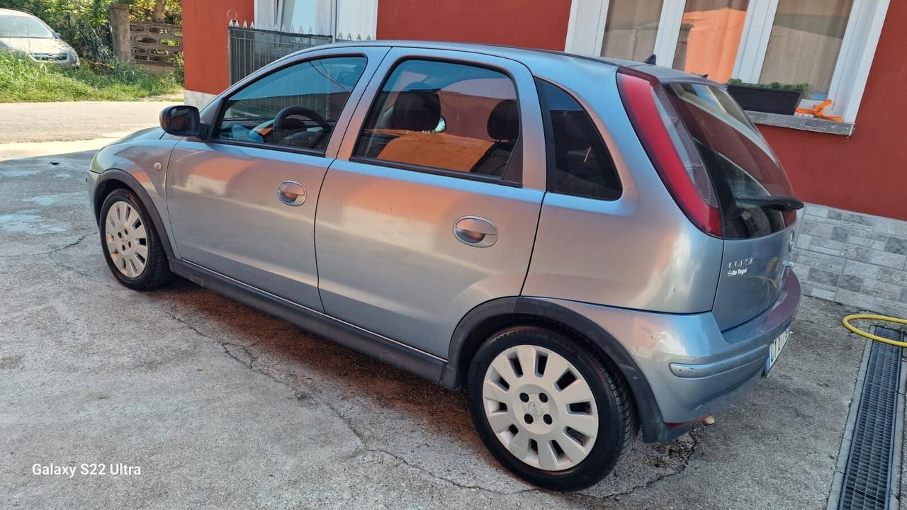 Opel Corsa 1.2i 16V cat 5 porte Cosmo