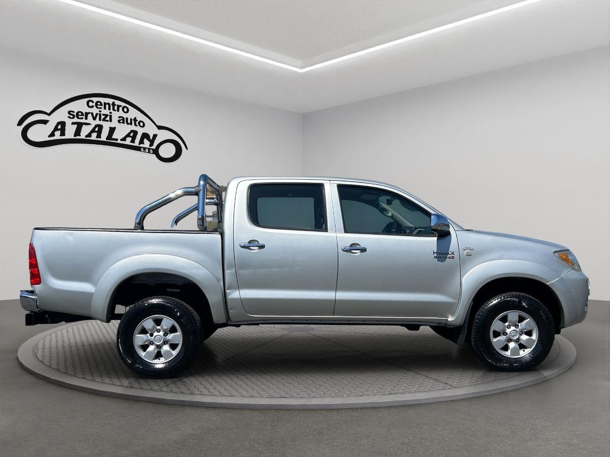 TOYOTA - Hilux - 3.0 D-4D 171cv 4WD 4p. Double Cab SR