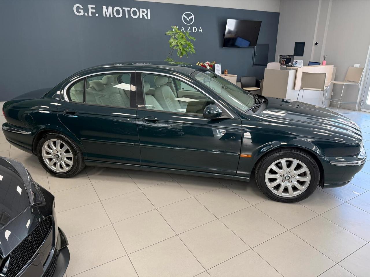 Jaguar X-Type 2.5 V6 24V cat Executive