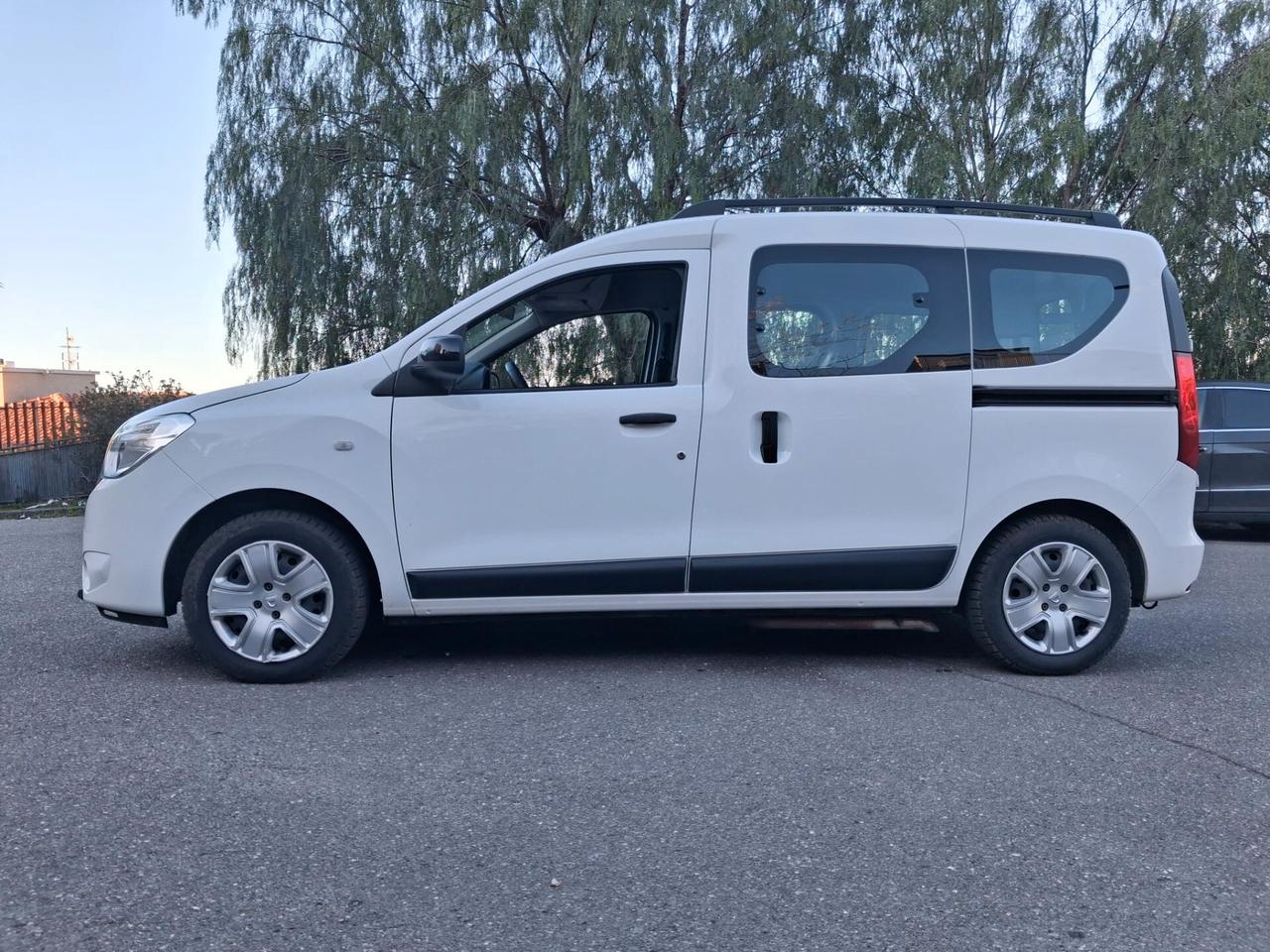 Dacia Dokker Pianale ribassato con rampa disabili in carrozzina