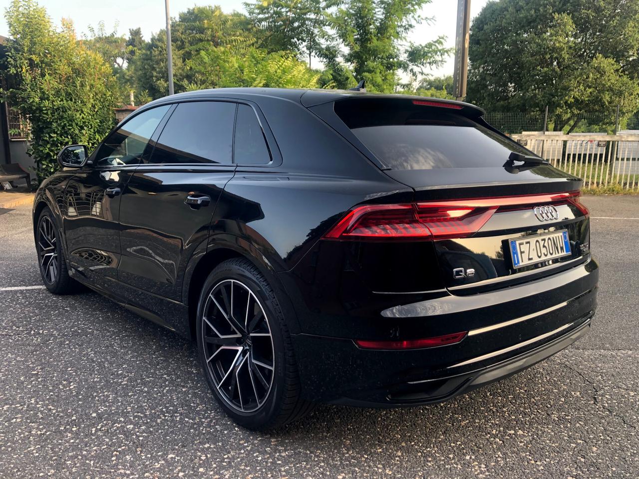 Audi Q8 50 TDI 286 CV quattro S LINE EDITION BLACK 22' TETTO PERMUTE E RATE