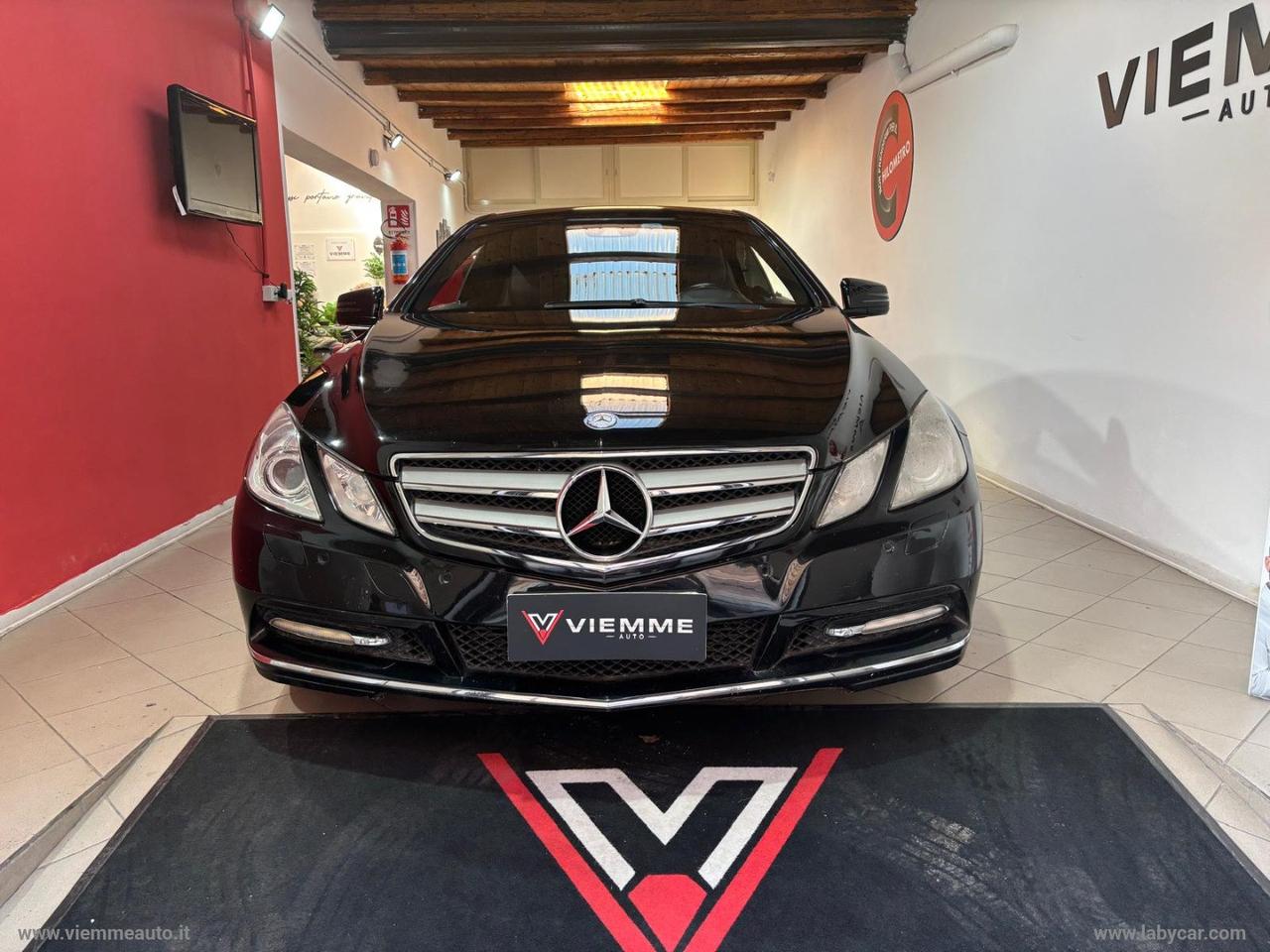 MERCEDES-BENZ E 220 CDI Coupé BlueEFFICIENCY Avantg.