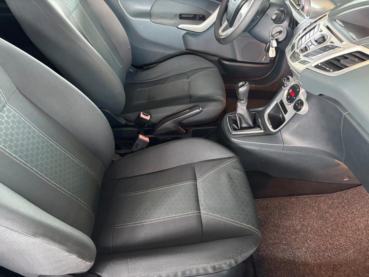 Ford Fiesta 1.2 60KW 82CV 3 porte Titanium NEOPATENTATO