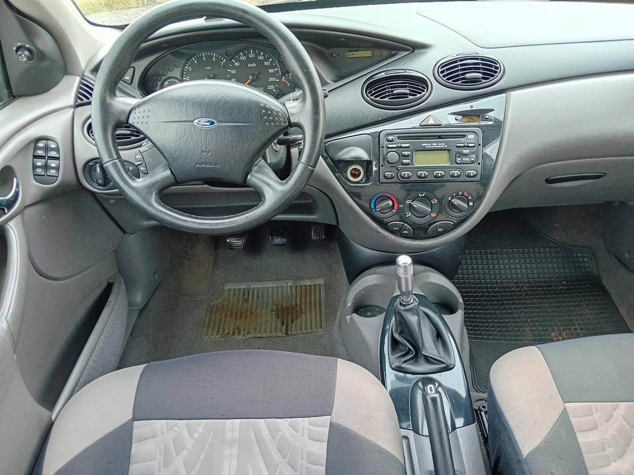 Ford Focus 1.6i 16V cat 5p. Ambiente