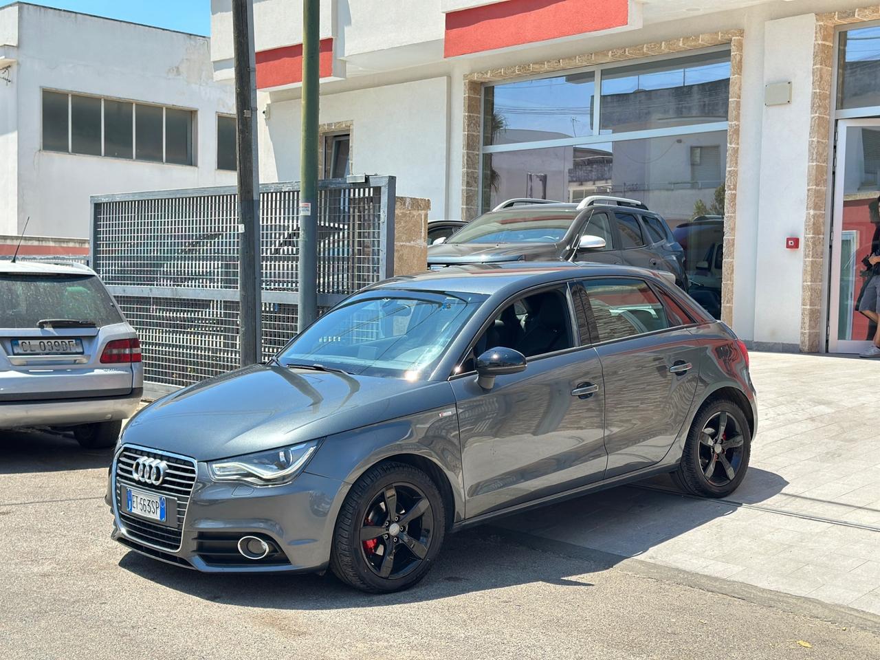 Audi A1 1.6 TDI S tronic line edition-2014/LED/NAVI/16”