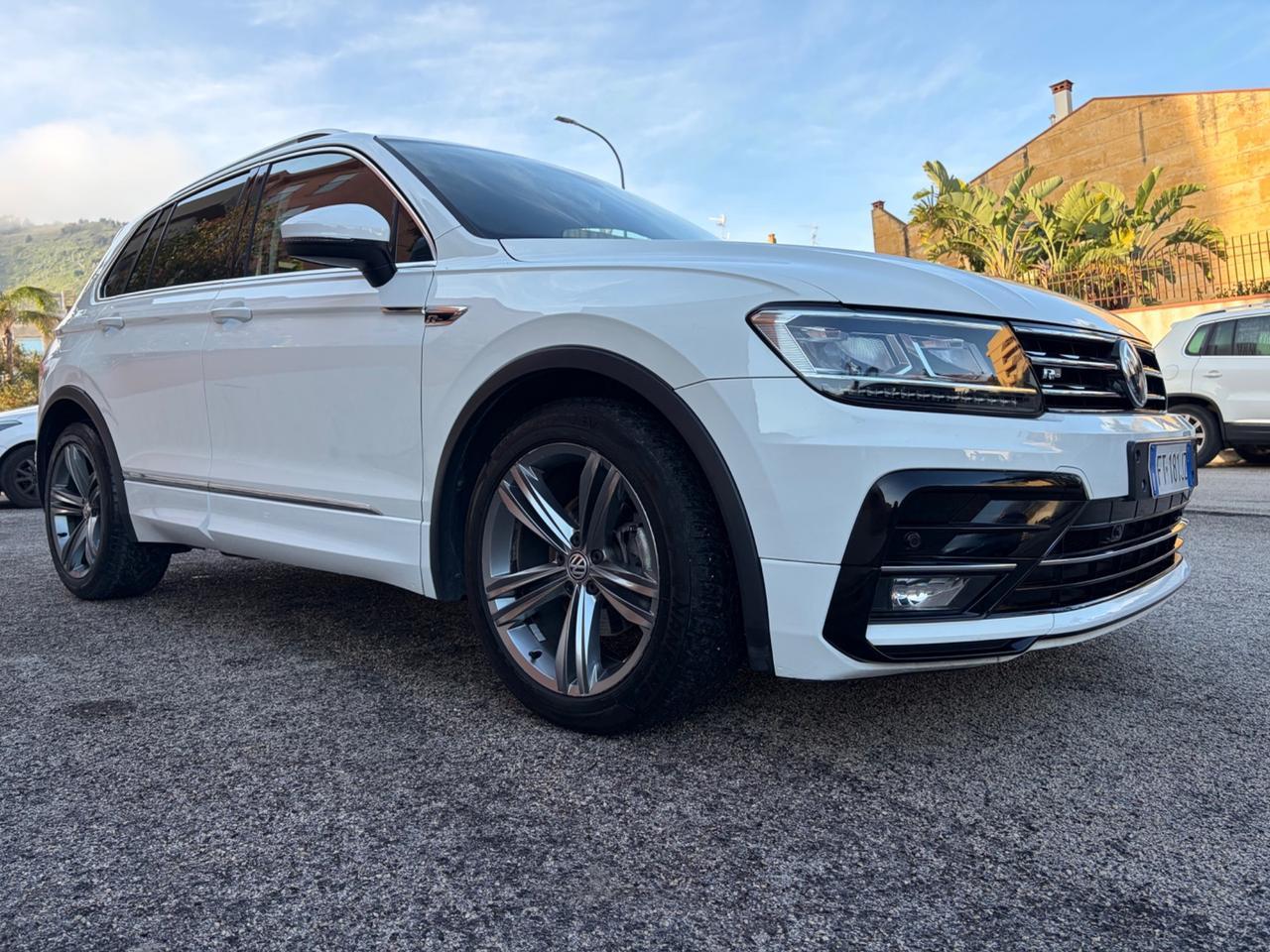 Volkswagen Tiguan 1.6 TDI R-Line strafull !!!