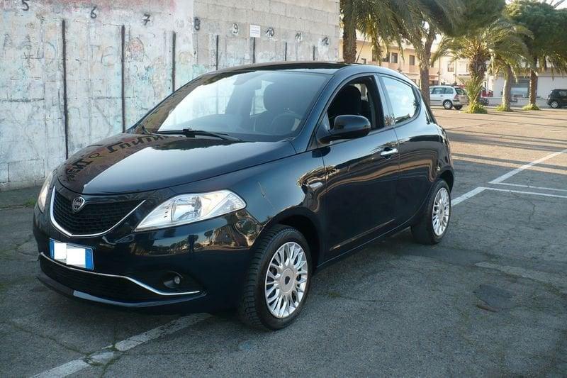 Lancia Ypsilon 1.2 69 CV 5 porte Gold