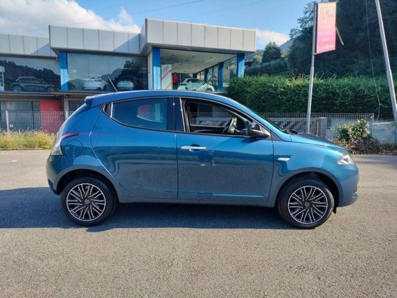 Lancia Ypsilon 1.0 FireFly 5 porte S&S Hybrid Oro